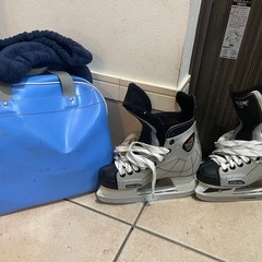 スケート靴　子供用　サイズ3（22.5cm相当）カバン付きの画像