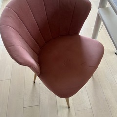 ネイルデスクとチェア
の画像