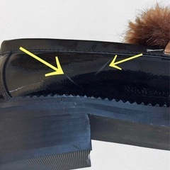 ファー付き ローファー 厚底 エナメル メタル 24.5cm 黒 秋 冬の画像