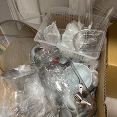 お皿、グラス、水筒、食器類まとめて差し上げます！の画像