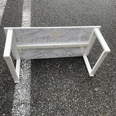 大理石風ローテーブルの画像