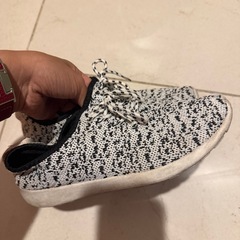 すにースニーカーの画像