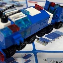 子ども レゴのようなブロック 車色々と組み立てれる 説明書付きの画像