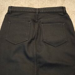 ★ GU ジーユー 裏起毛デニムタイトスカート　ストレッチ　ミディ丈 黒/BLACK Lサイズ 222-306340の画像