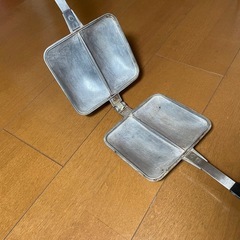 レトロなホットサンドメーカーの画像