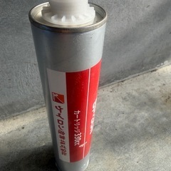 シングル瓦用専用ボンド！　一本の画像