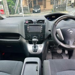 日産　セレナ　の画像