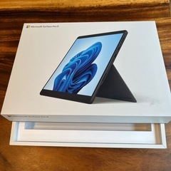 iPhoneの箱 ４つとSurfaceの箱 2つの画像