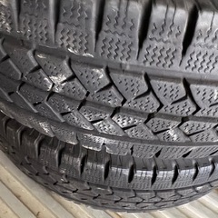 ハイエーススタッドレス195／80 15 4本セットバリ山アルミ付き‼️
の画像
