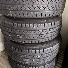 ハイエーススタッドレス195／80 15 4本セットバリ山アルミ付き‼️
の画像