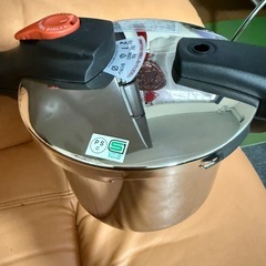 家庭用の压力なべの画像