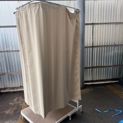 折りたたみ式簡易更衣室の画像