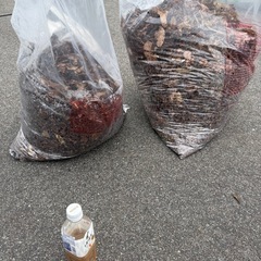 落ち葉　（細かくなってます)
の画像