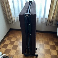 折りたたみ式 シングルベッドの画像