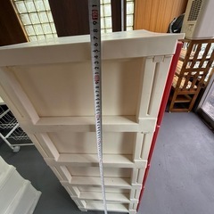 収納家具 赤い の画像