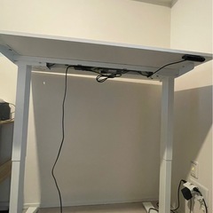 取引中_元値4万ほど_昇降式デスク_保護下敷き付きの画像