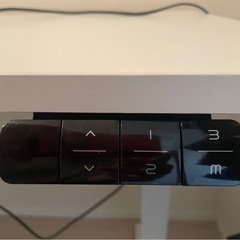 取引中_元値4万ほど_昇降式デスク_保護下敷き付きの画像