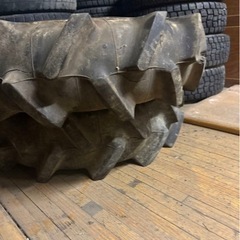 600R12トラクタータイヤの画像