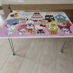 サンリオ 折りたたみテーブル の画像