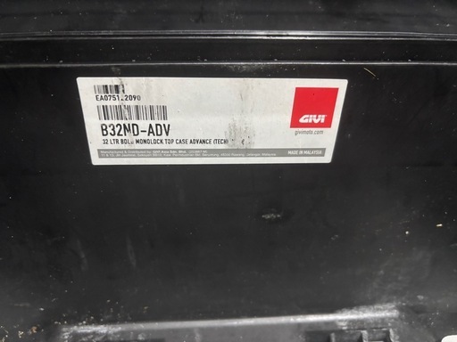 GIVIジビ　 リアボックス　モノロック32L B32NB-ADV