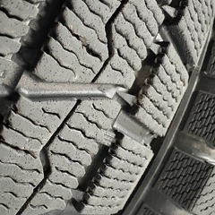 215/60/17冬トーヨーの画像