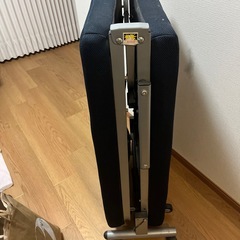 折り畳みベッドの画像
