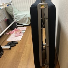 折り畳みベッドの画像