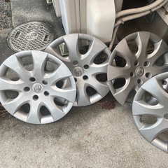 TOYO スタッドレスタイヤ　205/60R16 プリウスα 4本の画像