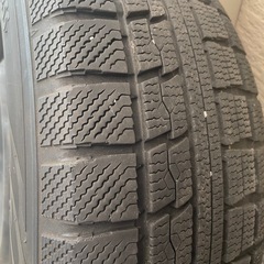 TOYO スタッドレスタイヤ　205/60R16 プリウスα 4本の画像