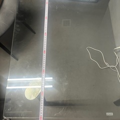 ガラステーブルの画像