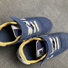 21cm ニューバランス　紺　黄色
の画像