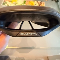 自転車サドル SELLE ROYALの画像