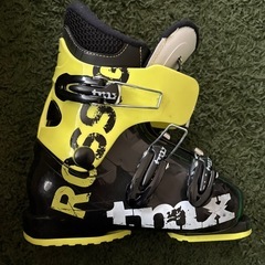 ジュニア　ROSSIGNOL スキーセットロシ122cm 板22.5cmブーツの画像