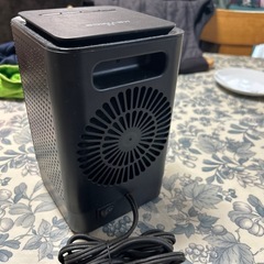 小型セラミックファンヒーターの画像