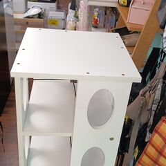 回転式ブックシェルフ　ホワイト　収納棚     サイズ（約）幅33×奥33×高157　　■近隣配送無料 買取GO‼　栄和店の画像