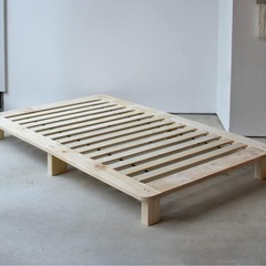 【無料】木材（パイン 無垢材）大量　※元はベッド用すのこの材料の画像