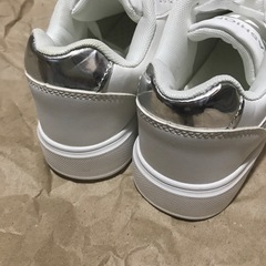年内価格★新品未使用／レディース白スニーカーの画像