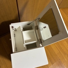 キャスタ付ドレッサーの画像