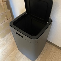 ゴミ箱の画像
