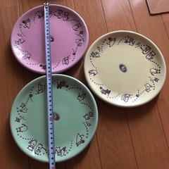 一つの値段です😻猫😻　ネコ柄　猫デザイン　可愛いお皿　ピンク　黄色　黄緑　値下げ不可の画像