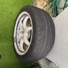 タイヤホイールの画像