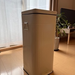 【受渡者決定】未使用のゴミ箱お譲りしますの画像