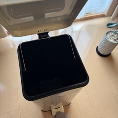【受渡者決定】未使用のゴミ箱お譲りしますの画像
