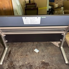 格安！早い者勝ち！まだまだ使えます！配送可！江南市！折りたたみ前垂れ付き会議用テーブル　スタックテーブルの画像