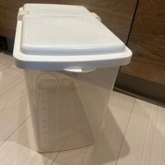 米びつ　10kgの画像