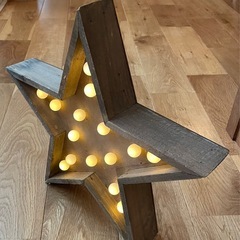 星型　オブジェ　照明の画像