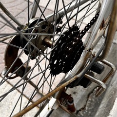 Mallis シルバー　ギア付きカゴ付き自転車　シティサイクル　ママチャリ　の画像