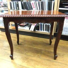 サイドテーブル 幅64×奥45×高53 木製 アンティーク調 机 テーブル コーヒーテーブル 札幌市厚別区 厚別店の画像