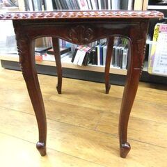 サイドテーブル 幅64×奥45×高53 木製 アンティーク調 机 テーブル コーヒーテーブル 札幌市厚別区 厚別店の画像