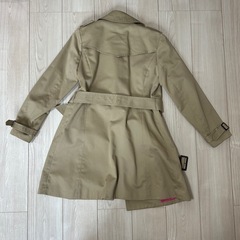 レディース　ベージュトレンチコートの画像